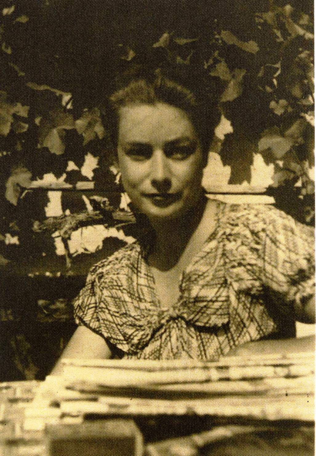 Joyce Lussu in Francia - 1938